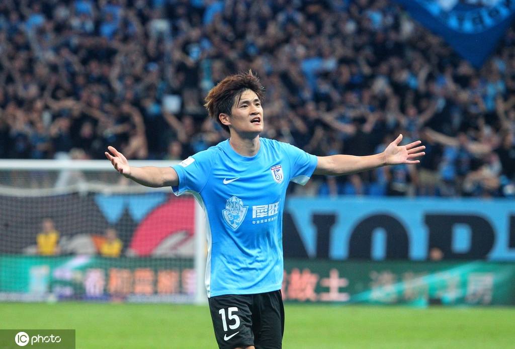 爱游戏中超-刘祝润建功拉布亚德任意球破门 大连2-0泰山迎2连胜