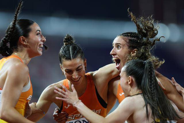 爱游戏体育平台世界接力赛：西班牙队获女子4x400米接力冠军