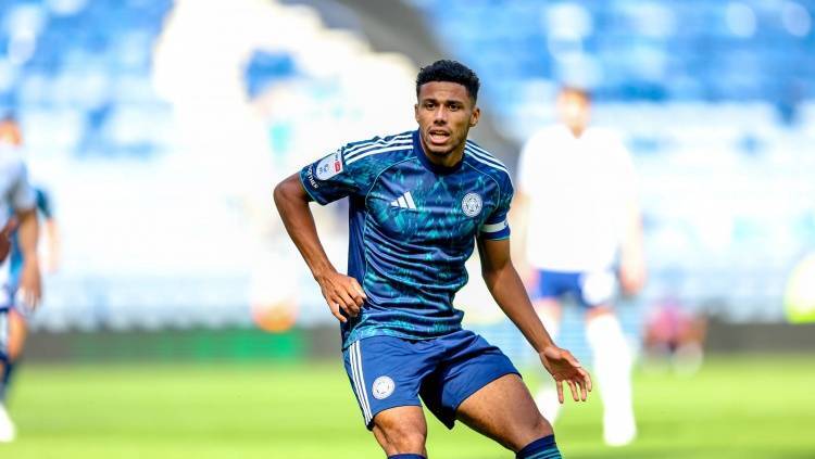 爱游戏体育app莱斯特城官方：后卫詹姆斯-贾斯汀转会加盟利兹联