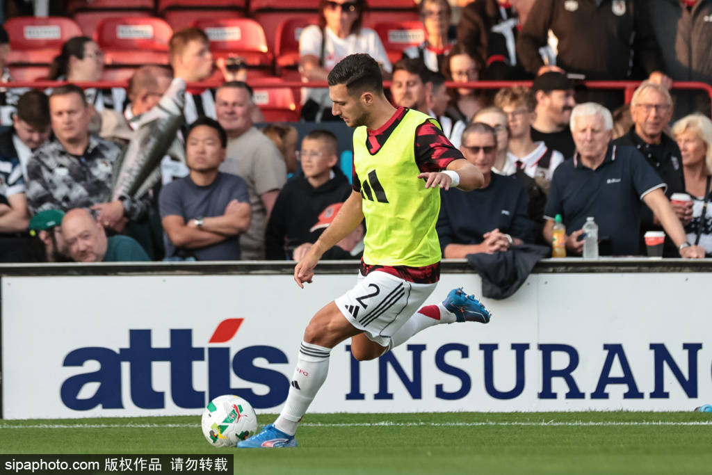 爱游戏体育平台曼联惨遭低级别球队淘汰，拜耳勒沃库森火上浇油