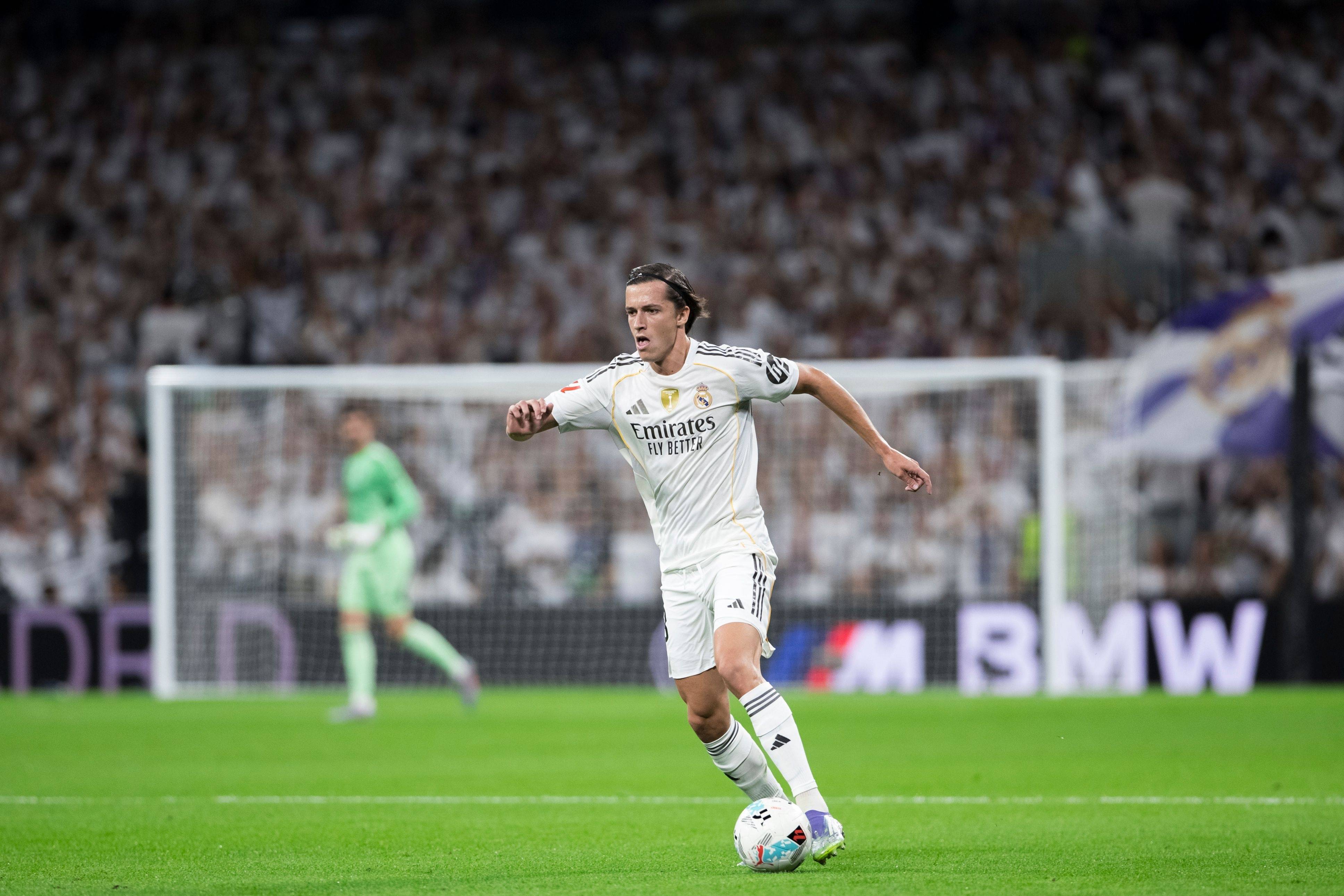 爱游戏体育网址罗马诺：皇马今夏左后卫引援只考虑A费，后者也只想加盟皇马