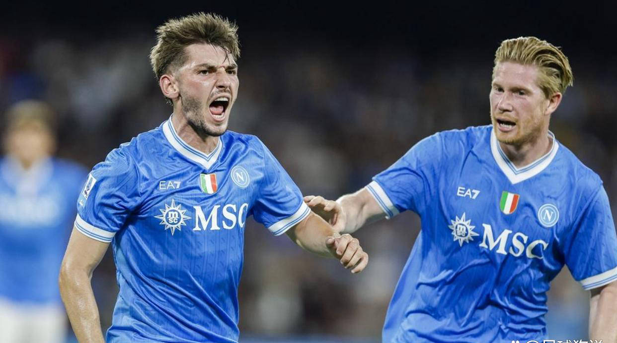 aiyouxi意甲：那不勒斯3-2击败比萨，4连胜登顶，孔蒂冲冠引期待