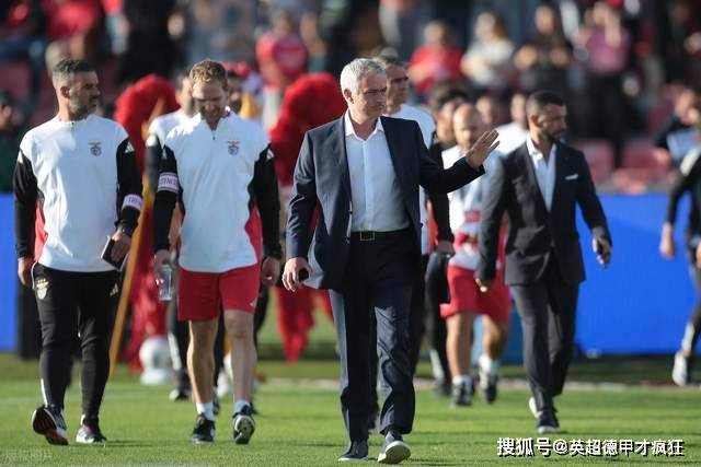 爱游戏体育安切洛蒂自传里耿耿于怀穆里尼奥国米击败切尔西，老板真难伺候！