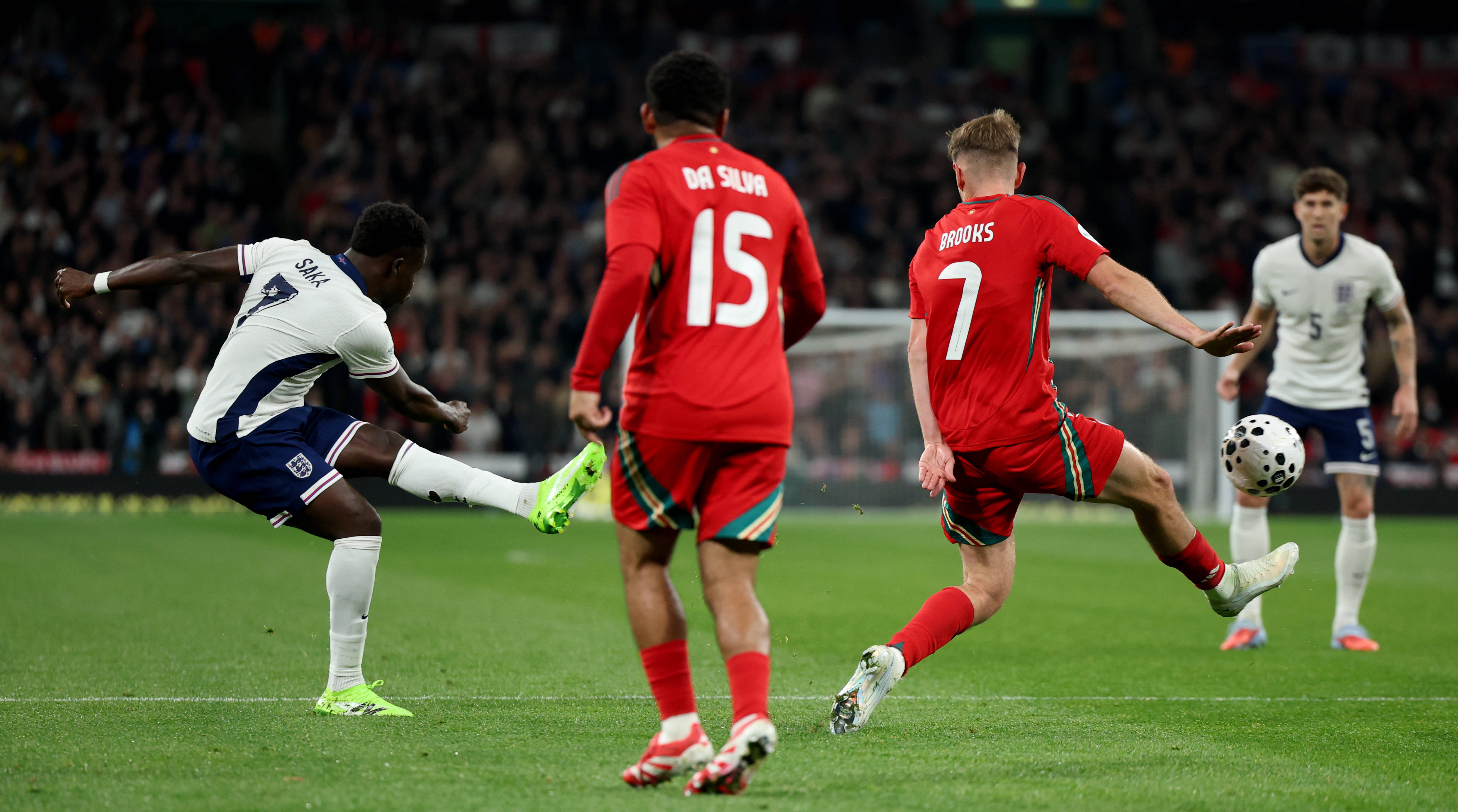 爱游戏（体育）足球——热身赛：英格兰胜威尔士