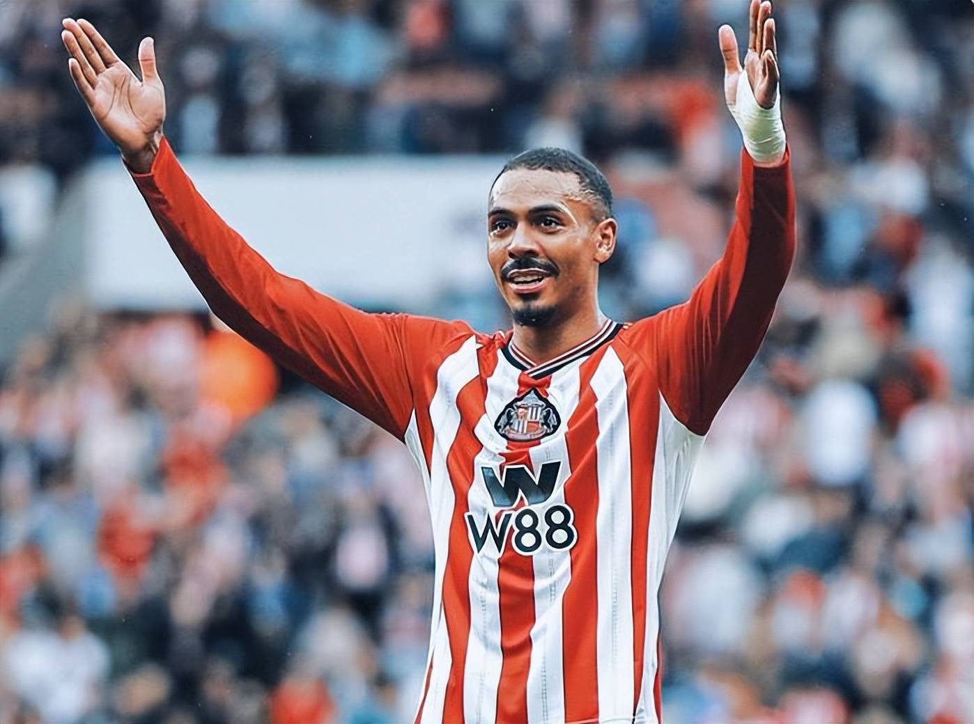 爱游戏体育曼联小心！扎卡成为桑德兰梦幻开局的核心，铸就桑德兰非常硬中场